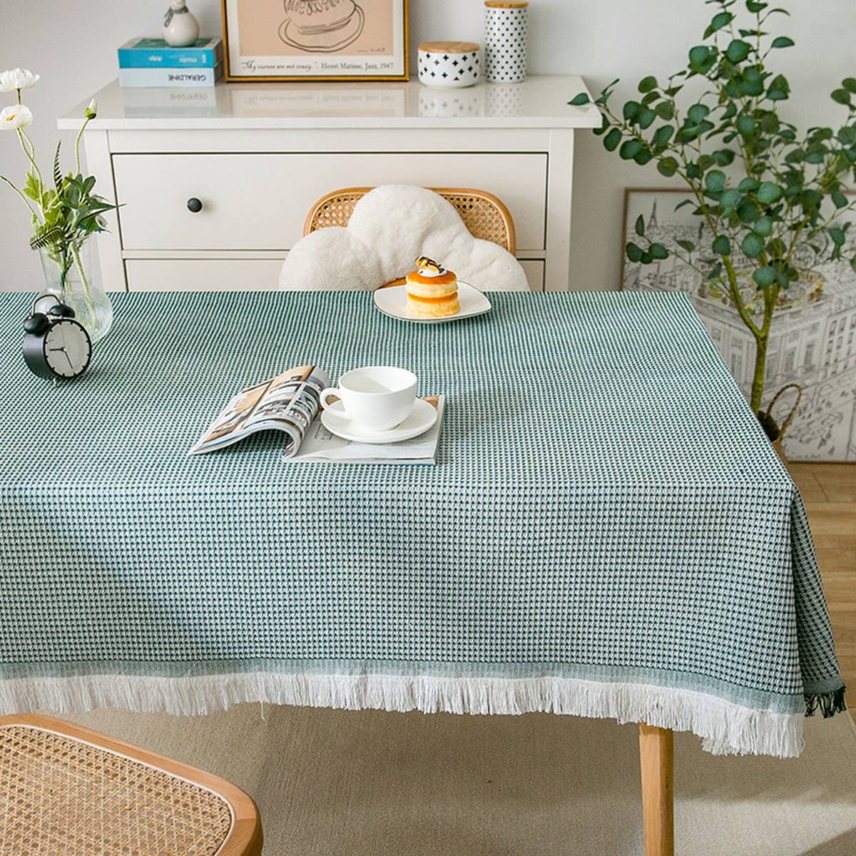 White Round Tablecloth For Desk Or Decor_Cwmm9635