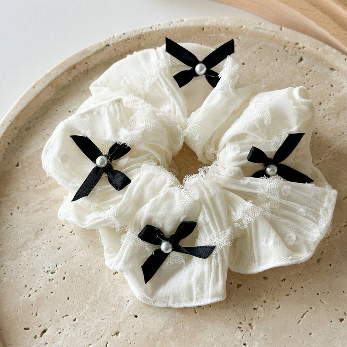 CONTRAST COLOR BOW PEARL LACE HAIR TIE_CWAHA2433