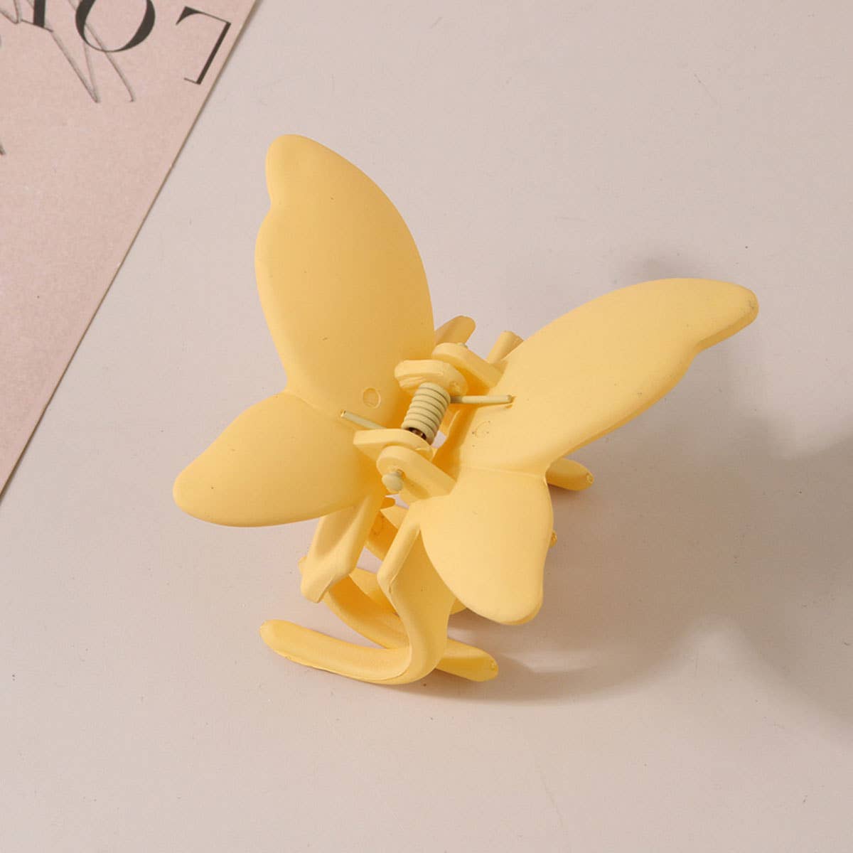 MATTE BUTTERFLY HAIR CLAW CLIP STRONG STYLISH_CWAHA0087