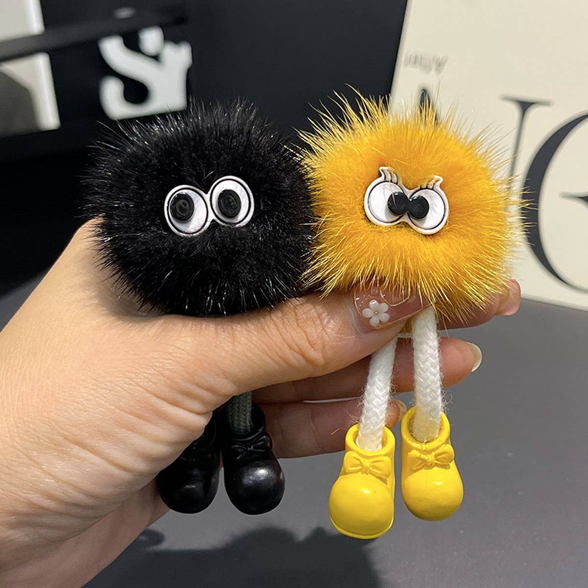 CUTE FUR BRIQUETTES CAR KEYCHAIN BAG PENDANT_CWMM2541