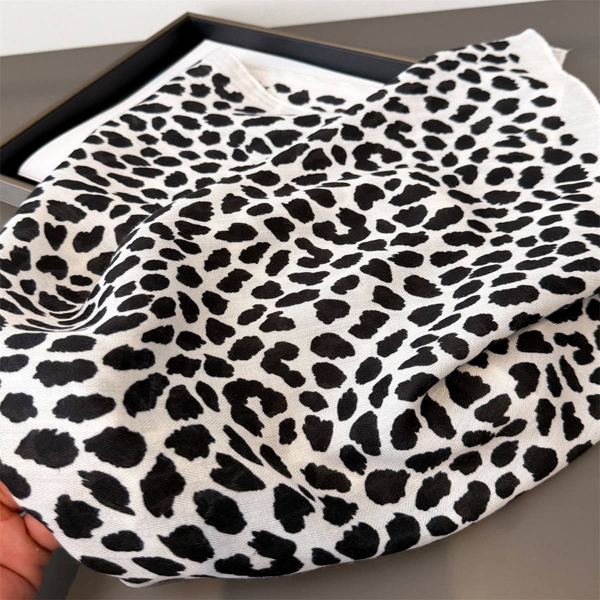 Vintage Leopard Herringbone Linen Headscarf_Cwasc03426