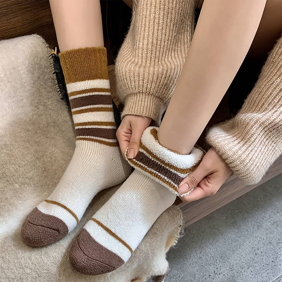 Extra Thick Cashmere Fleece Sleep Floor Socks_Cwms03328