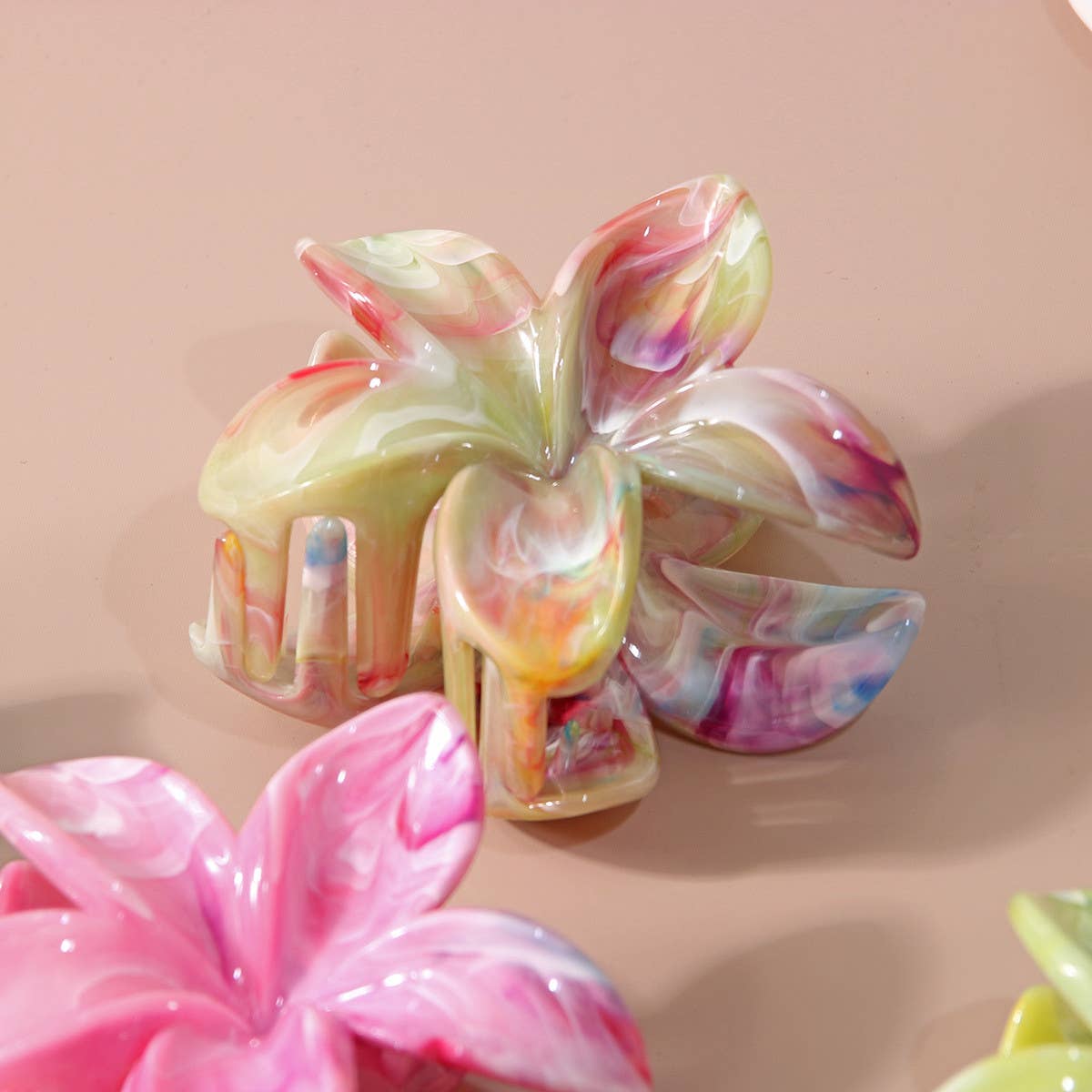 MARBLE FLOWER HAIR CLAW TWO TONE PETAL CLIP_CWAHA1040