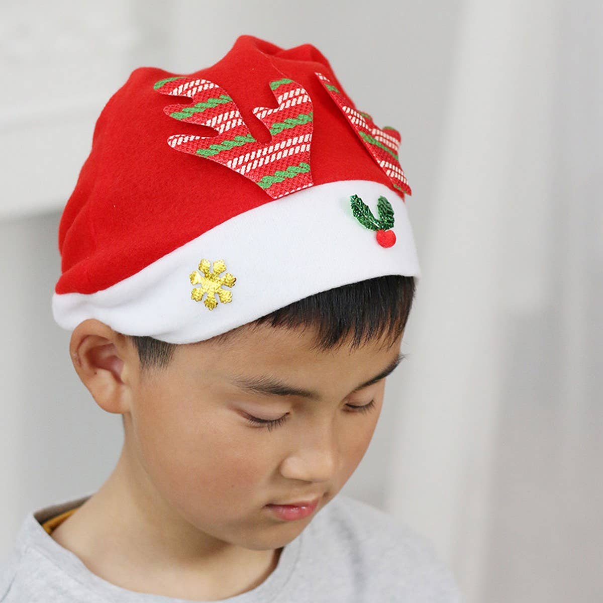 REINDEER GOLD VELVET SANTA HAT FOR CHRISTMAS_CWAJE05368