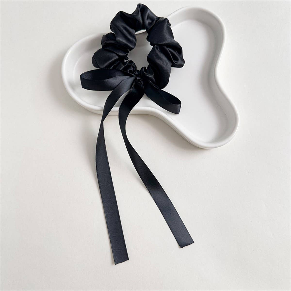 Women Knotted Streamer Bow Hair Tie_Cwaha1083
