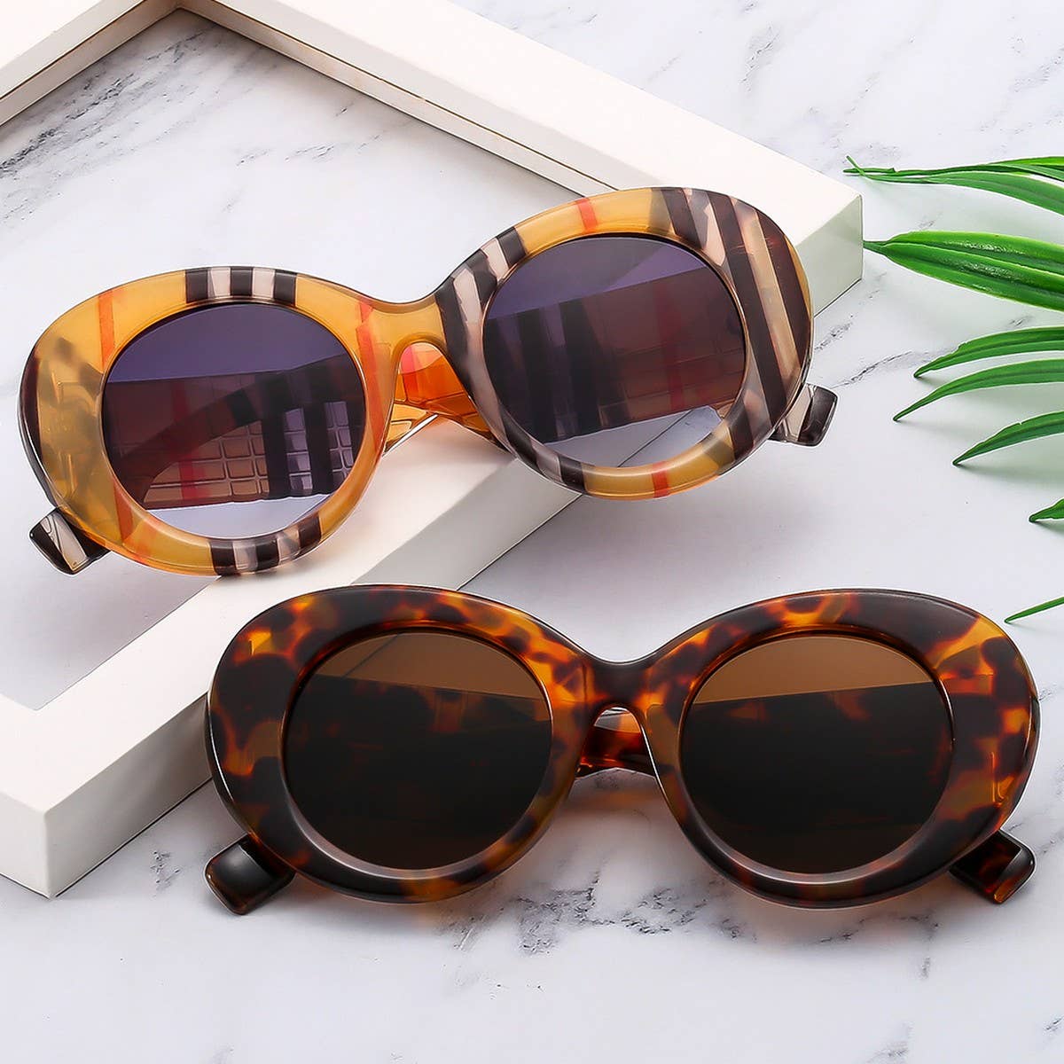 RETRO AND FASHION OVAL SUNGLASSES FOR WOMEN_CWASG0272