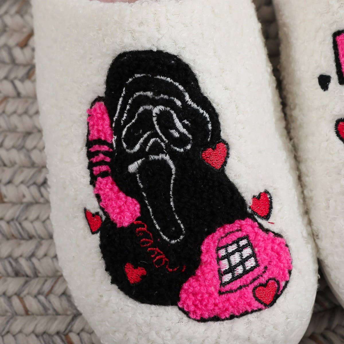 HALLOWEEN SKULL EMBROIDERED PLUSH SLIPPERS_CWSHF00221