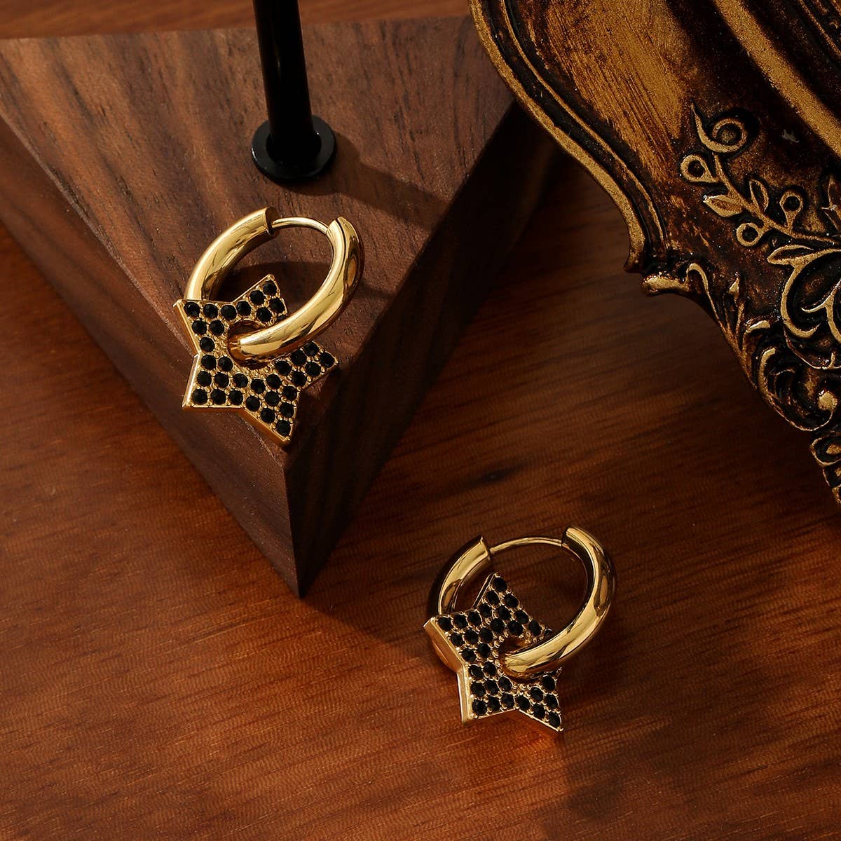 STAINLESS STEEL EARRINGS WITH DIAMONDS_CWMM3613