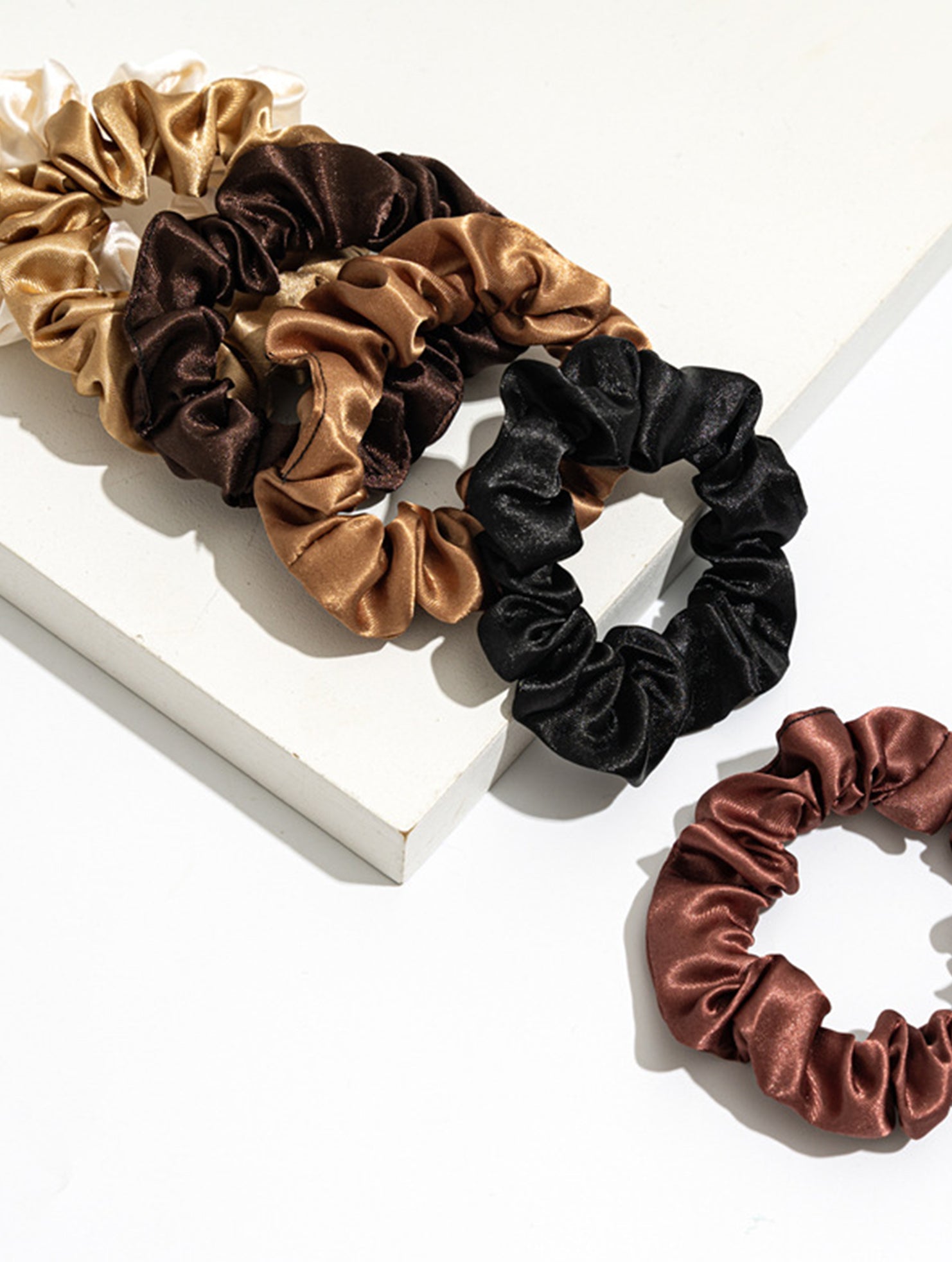 Satin fabric scrunchies simple and versatile hair tie_CWAHA0343