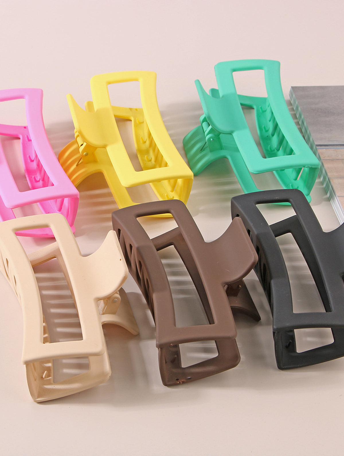 Rectangular Frosted Large Claw Shark Clip_CWAHA1091