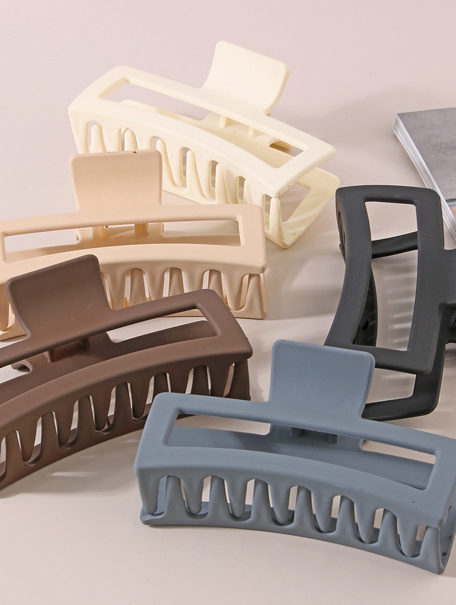 Rectangular Frosted Large Claw Shark Clip_CWAHA1091