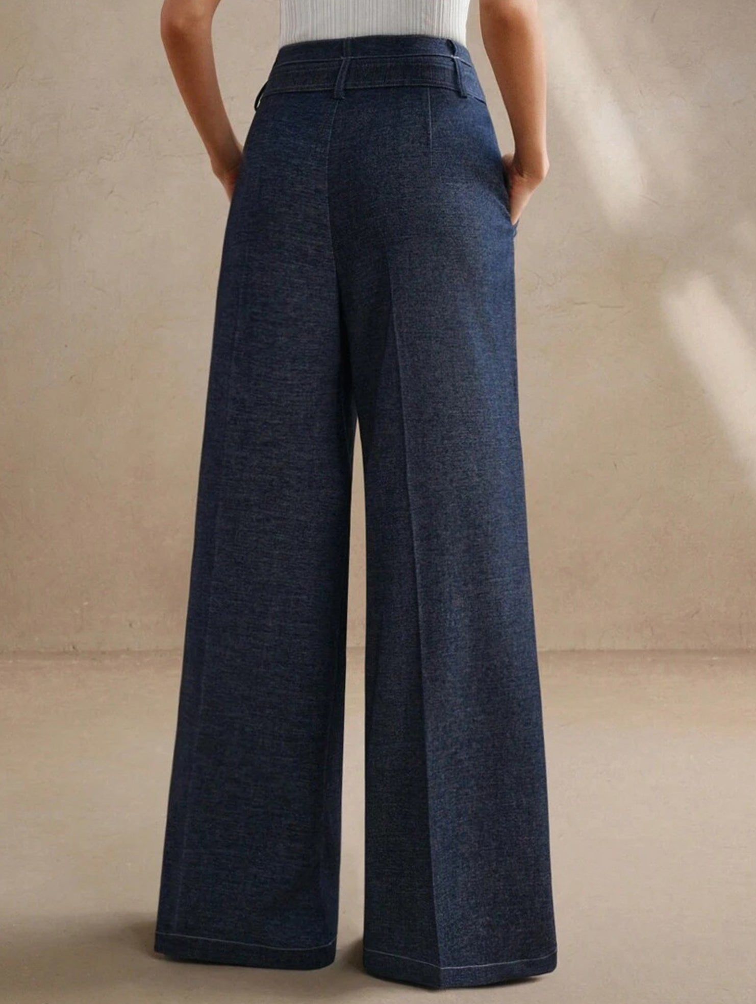 Stylish and casual high-waisted straight-leg pants