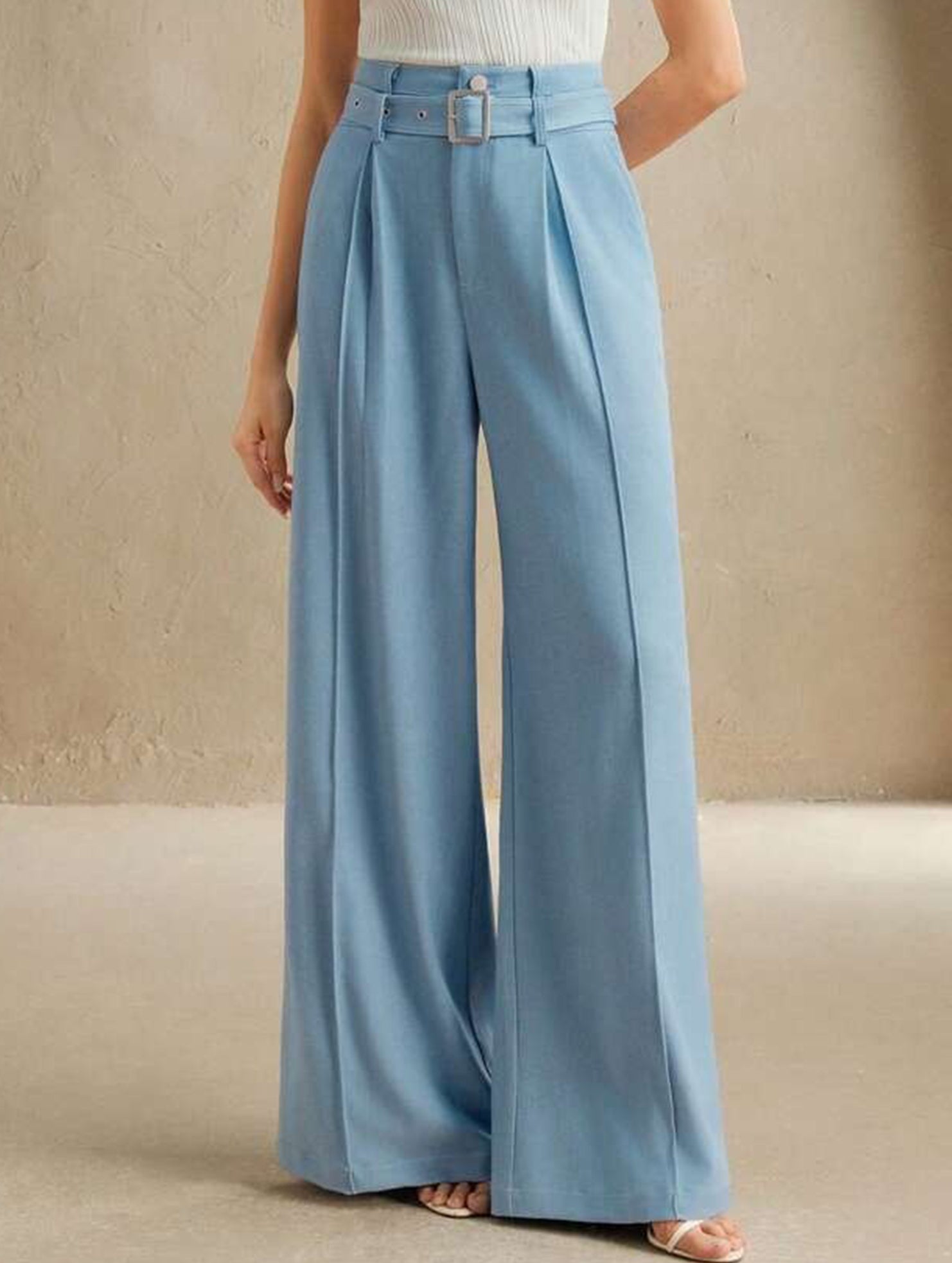 Stylish and casual high-waisted straight-leg pants