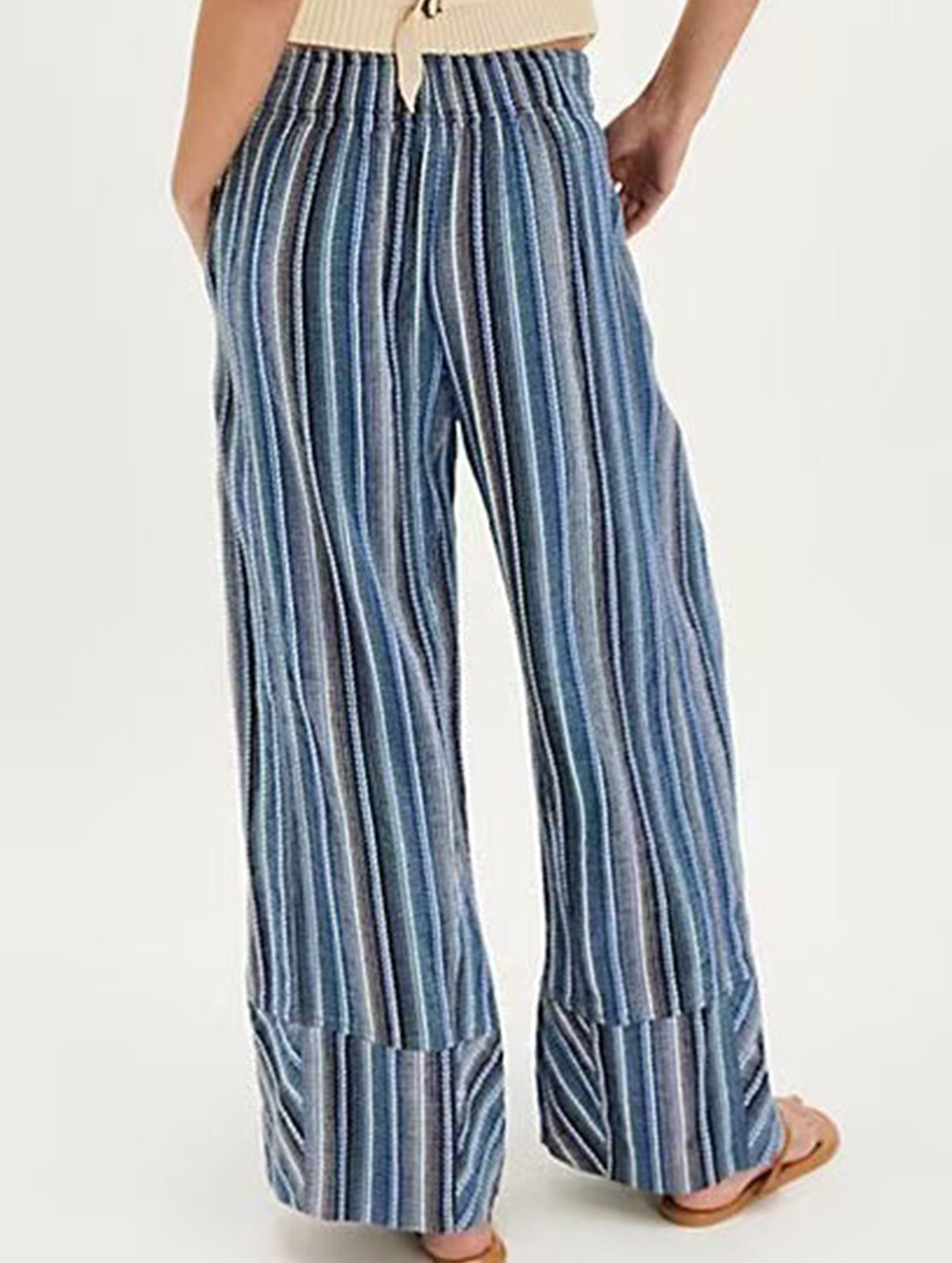 Loose-fitting high-waisted striped wide-leg pants