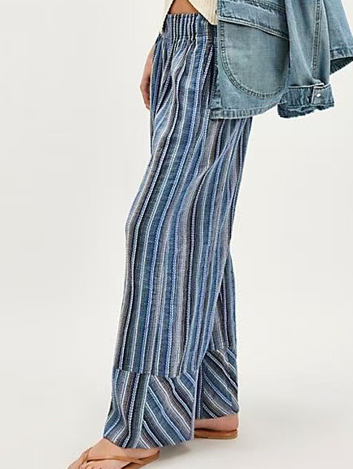 Loose-fitting high-waisted striped wide-leg pants