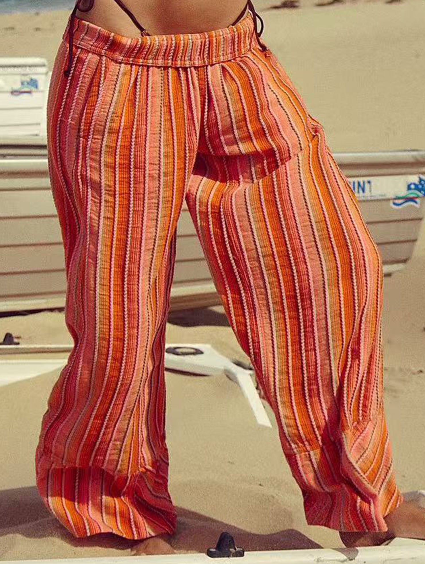 Loose-fitting high-waisted striped wide-leg pants