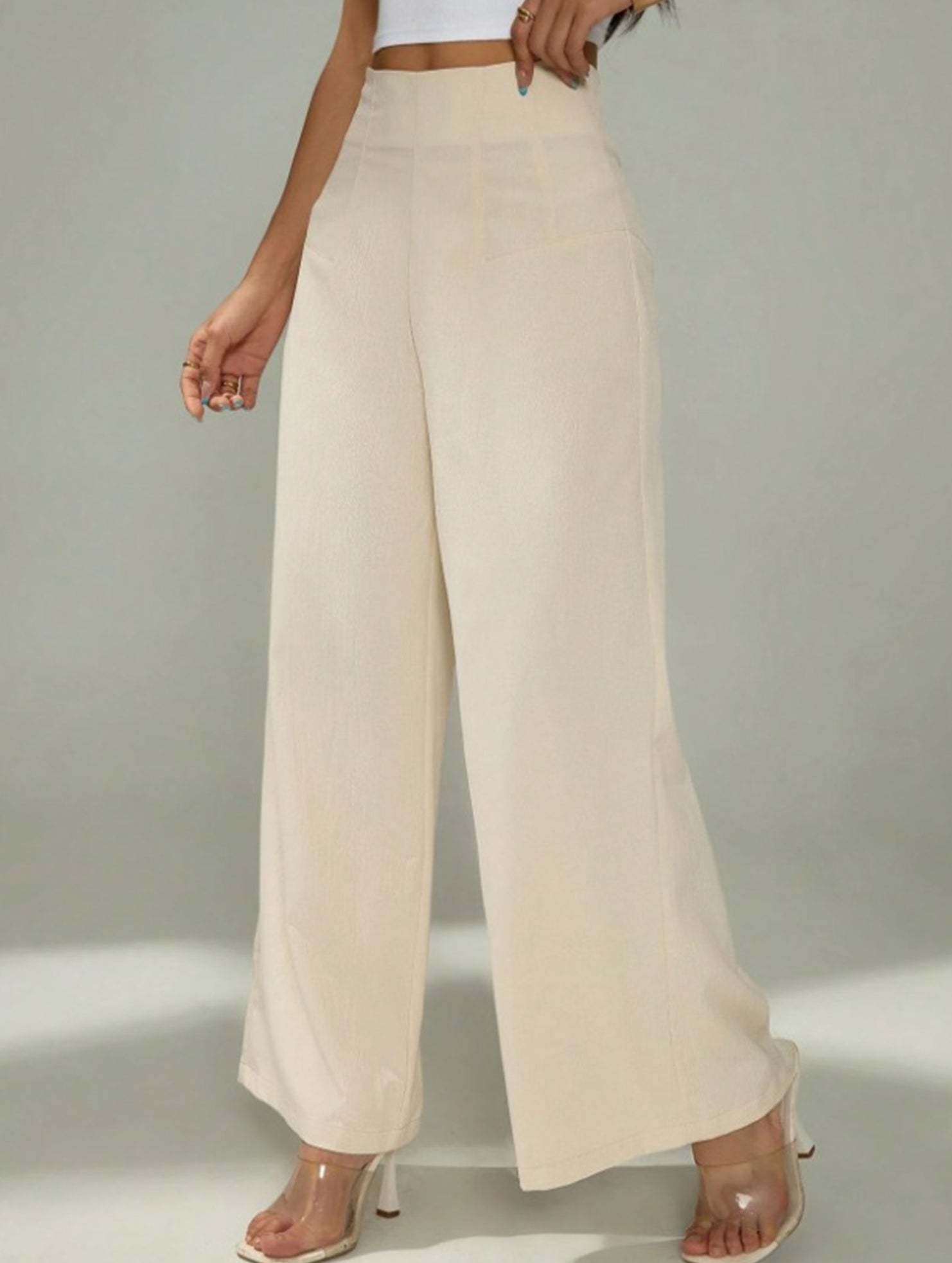 Slimming wide-leg pants for commuting