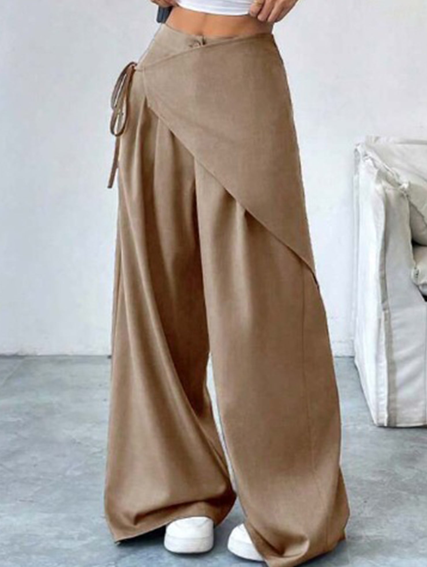 Loose-fitting, slimming, irregular wide-leg pants
