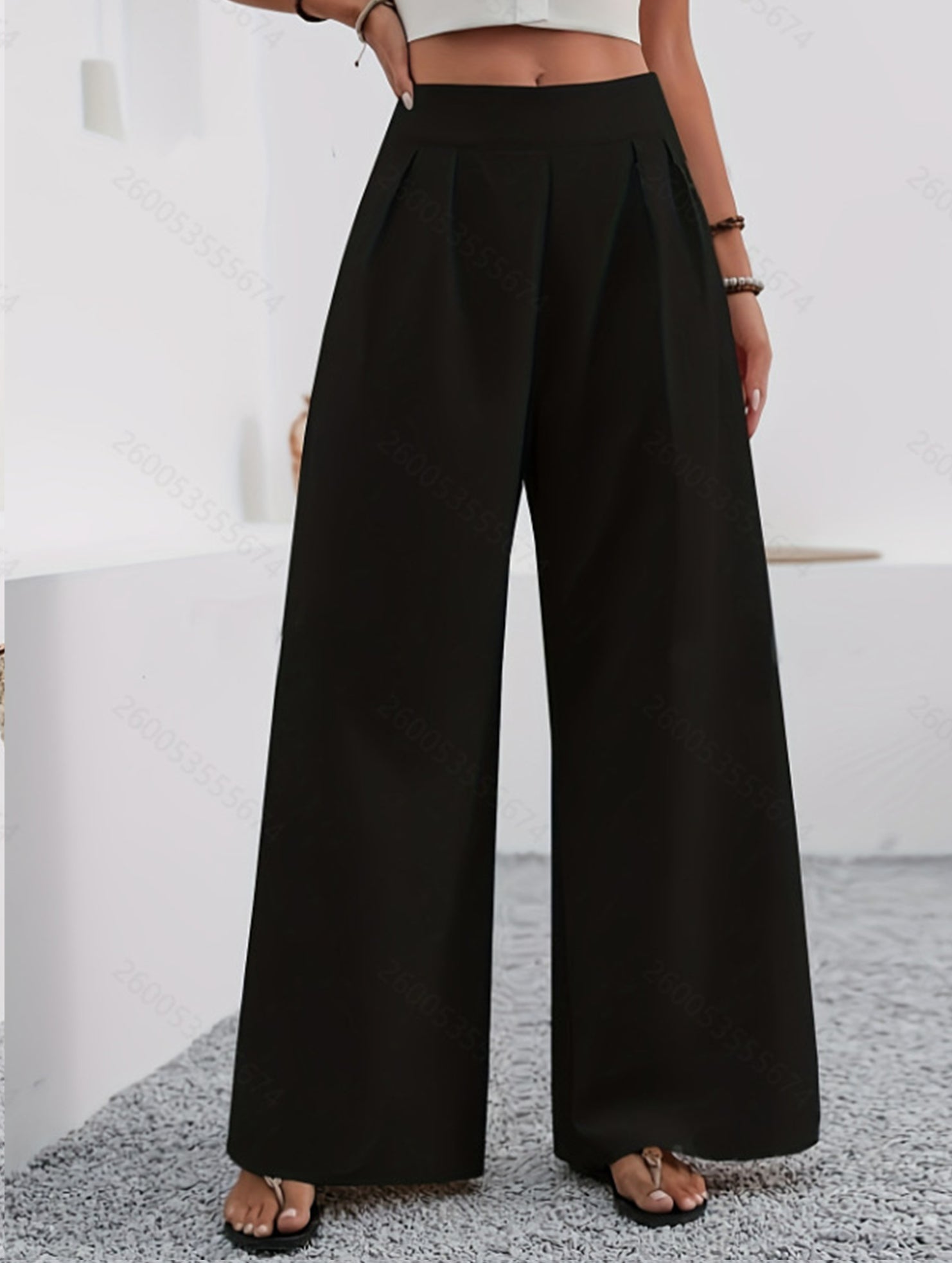 Stylish high-waisted wide-leg trousers for commuting