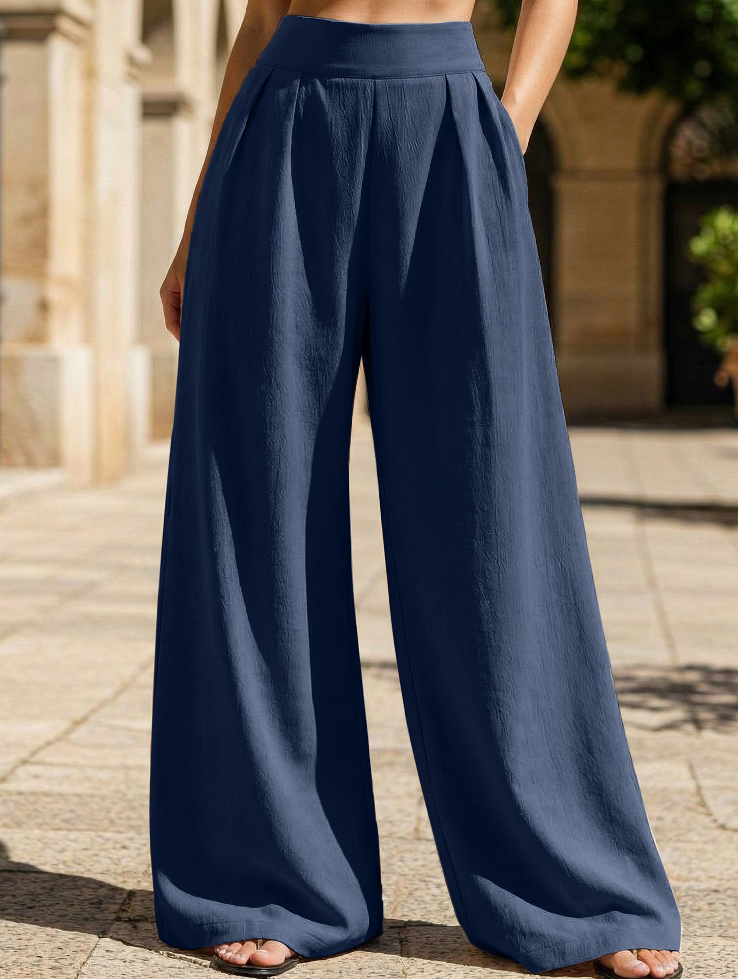 Stylish high-waisted wide-leg trousers for commuting