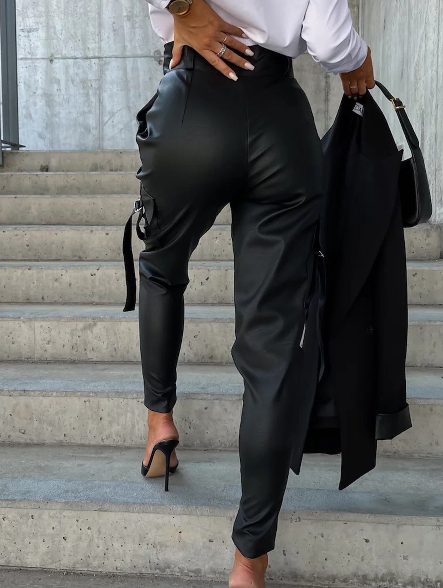 Slim-fit PU leather tapered waist leggings for women_CWBLP01535