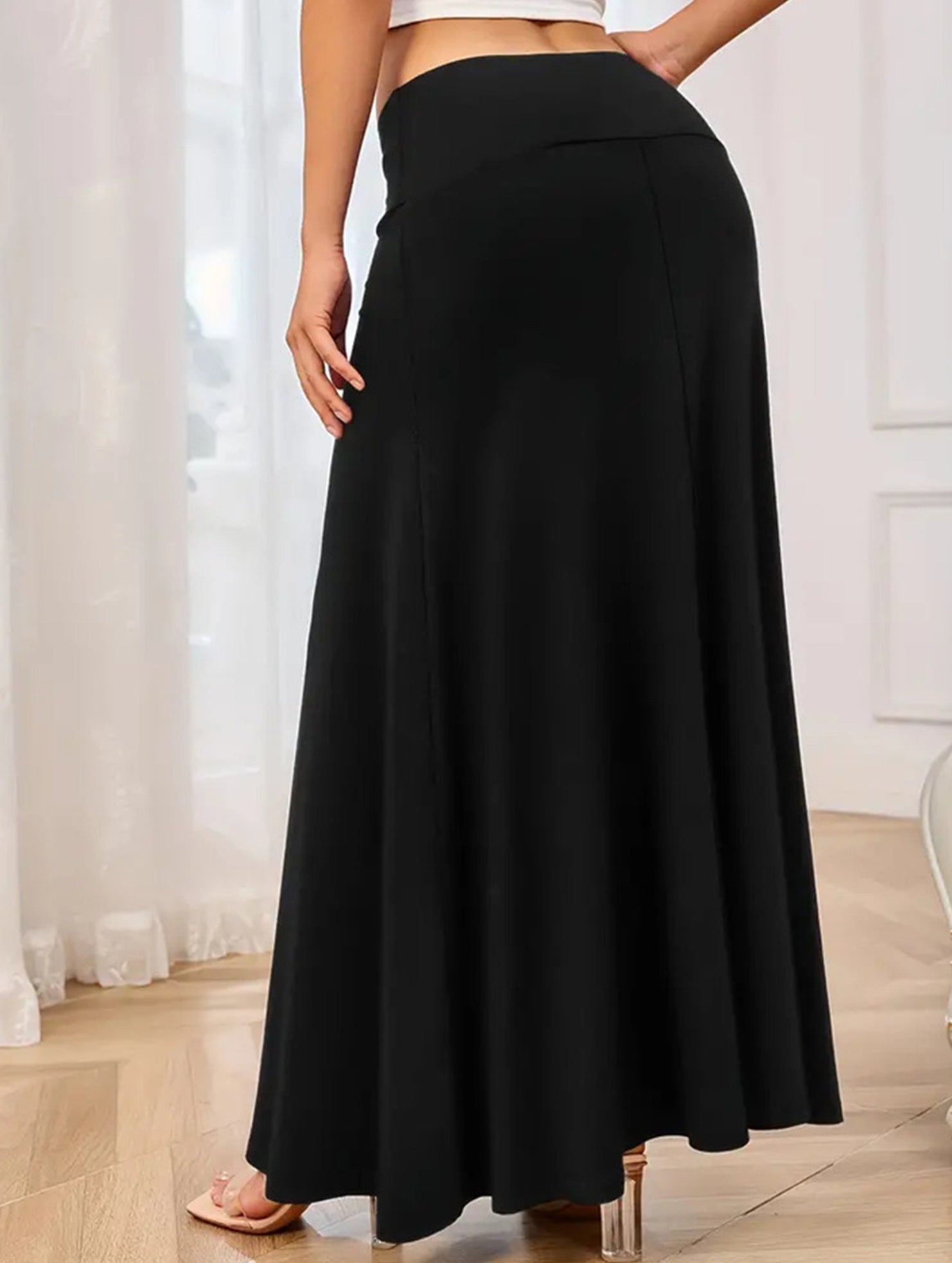 Fashionable knitted solid color skirt