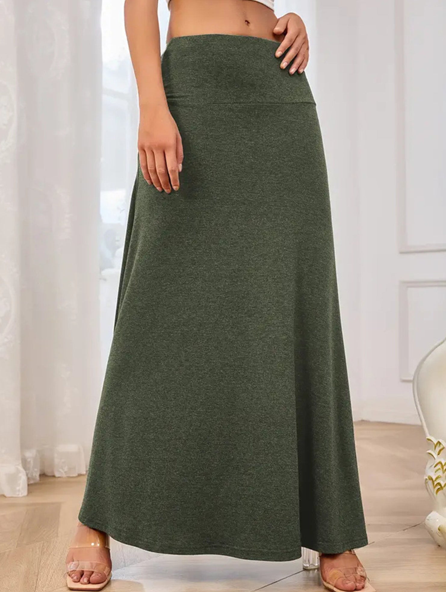 Fashionable knitted solid color skirt