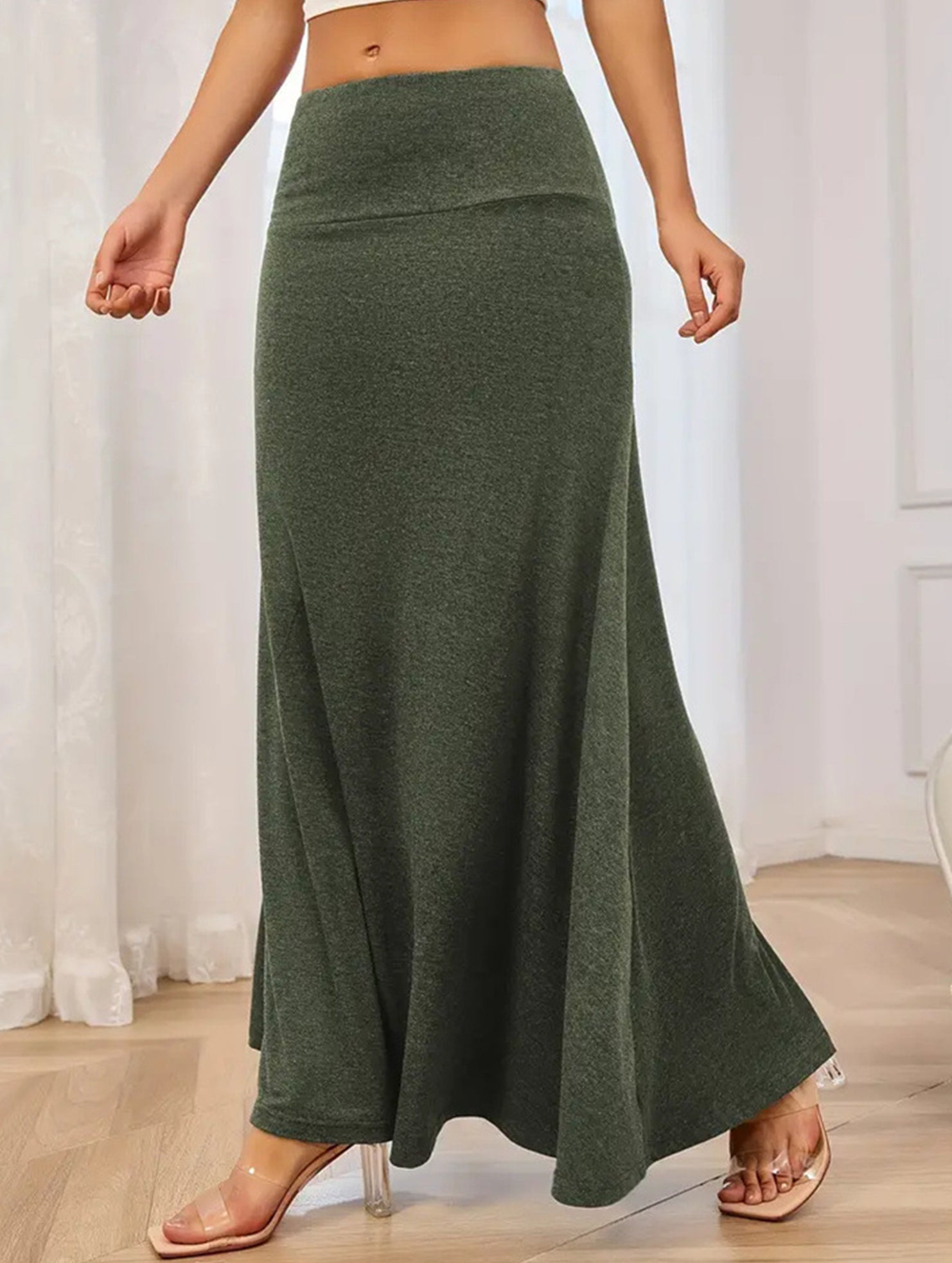 Fashionable knitted solid color skirt