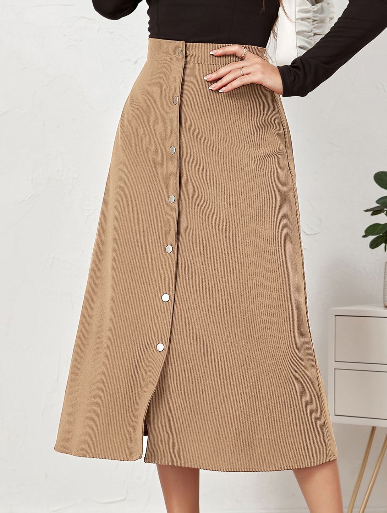 Single-breasted high-waisted corduroy midi skirt