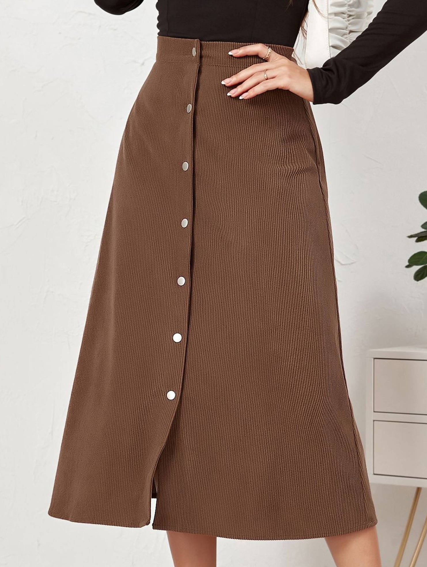 Single-breasted high-waisted corduroy midi skirt