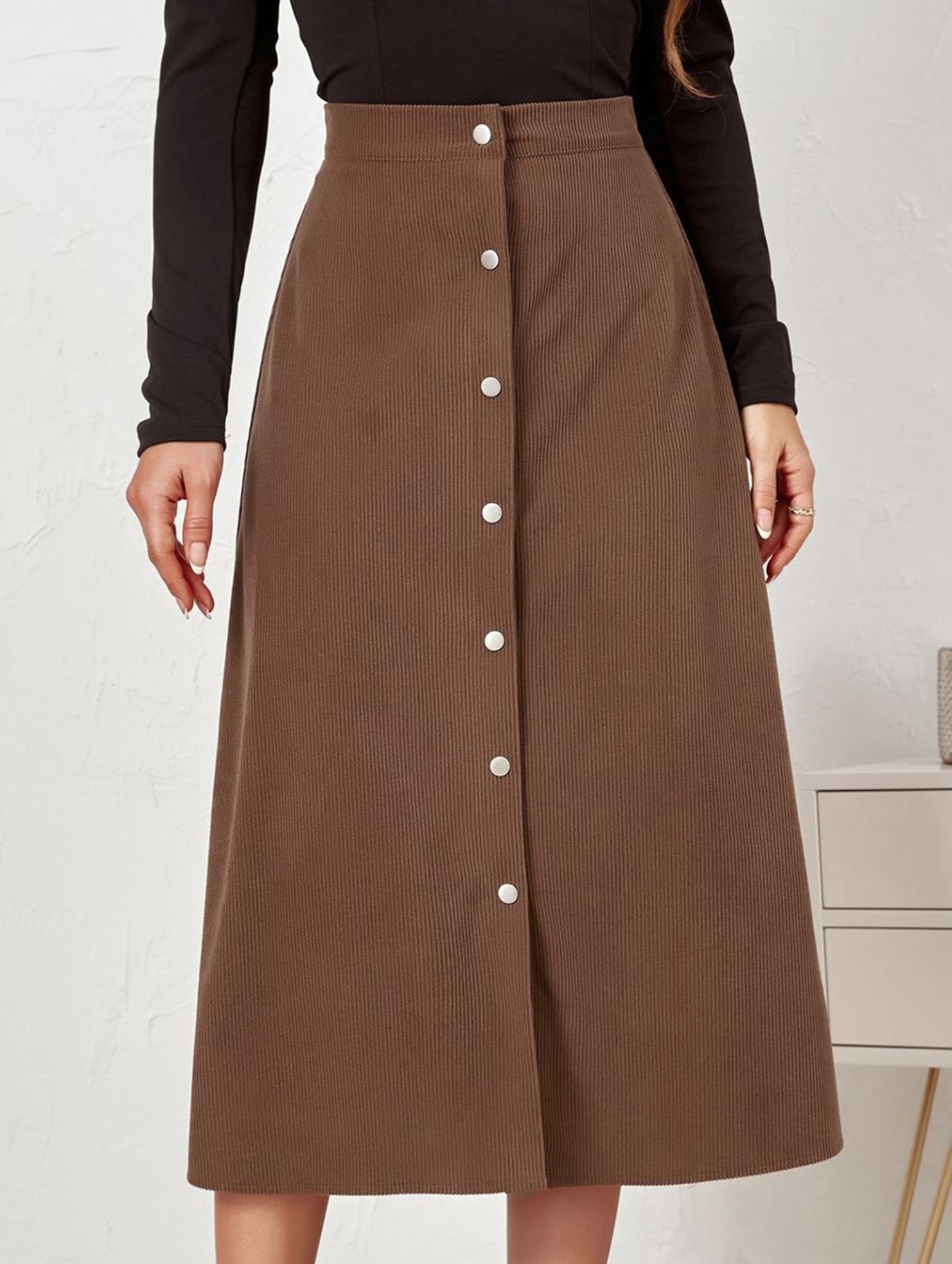 Single-breasted high-waisted corduroy midi skirt