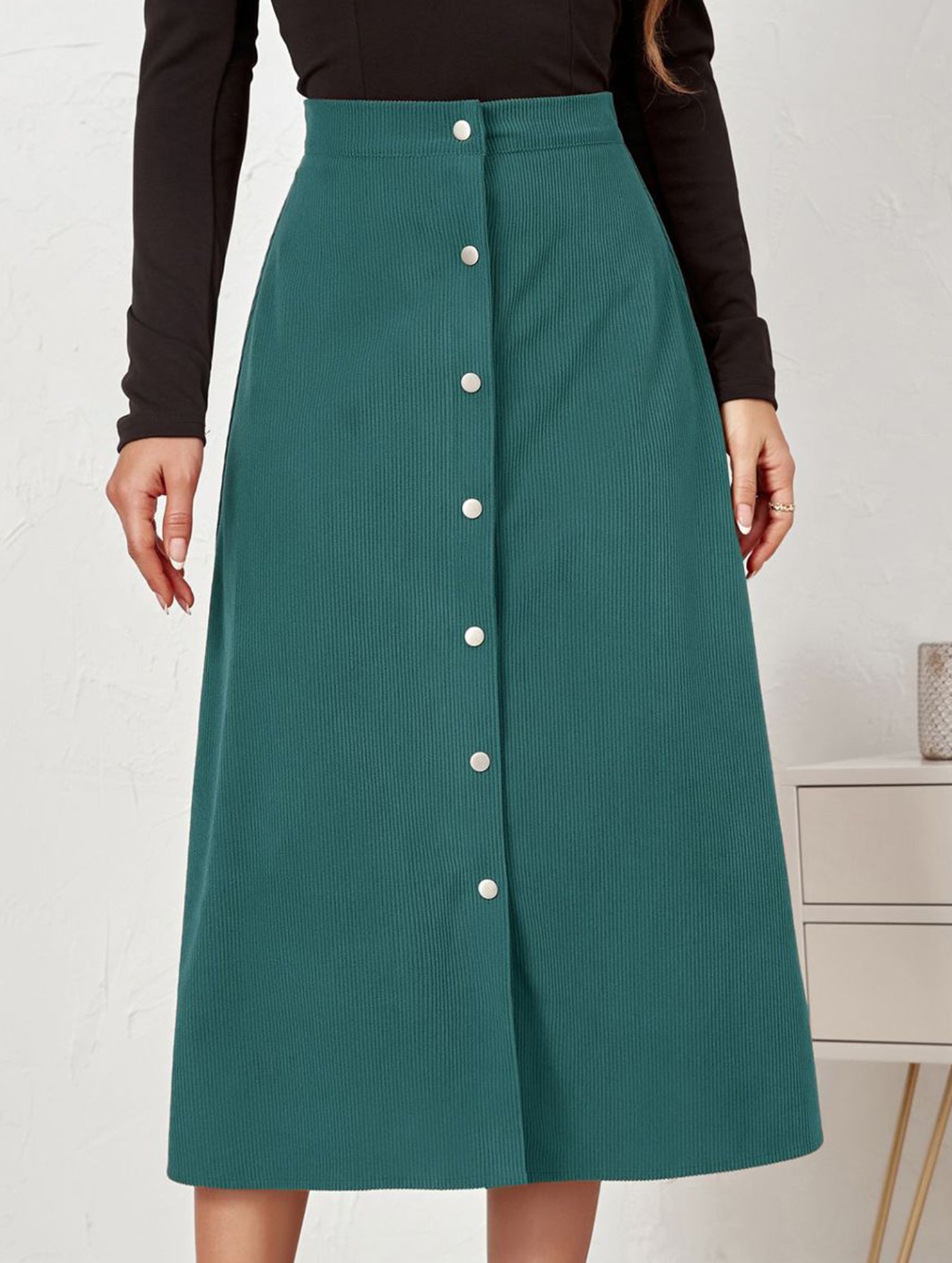 Single-breasted high-waisted corduroy midi skirt