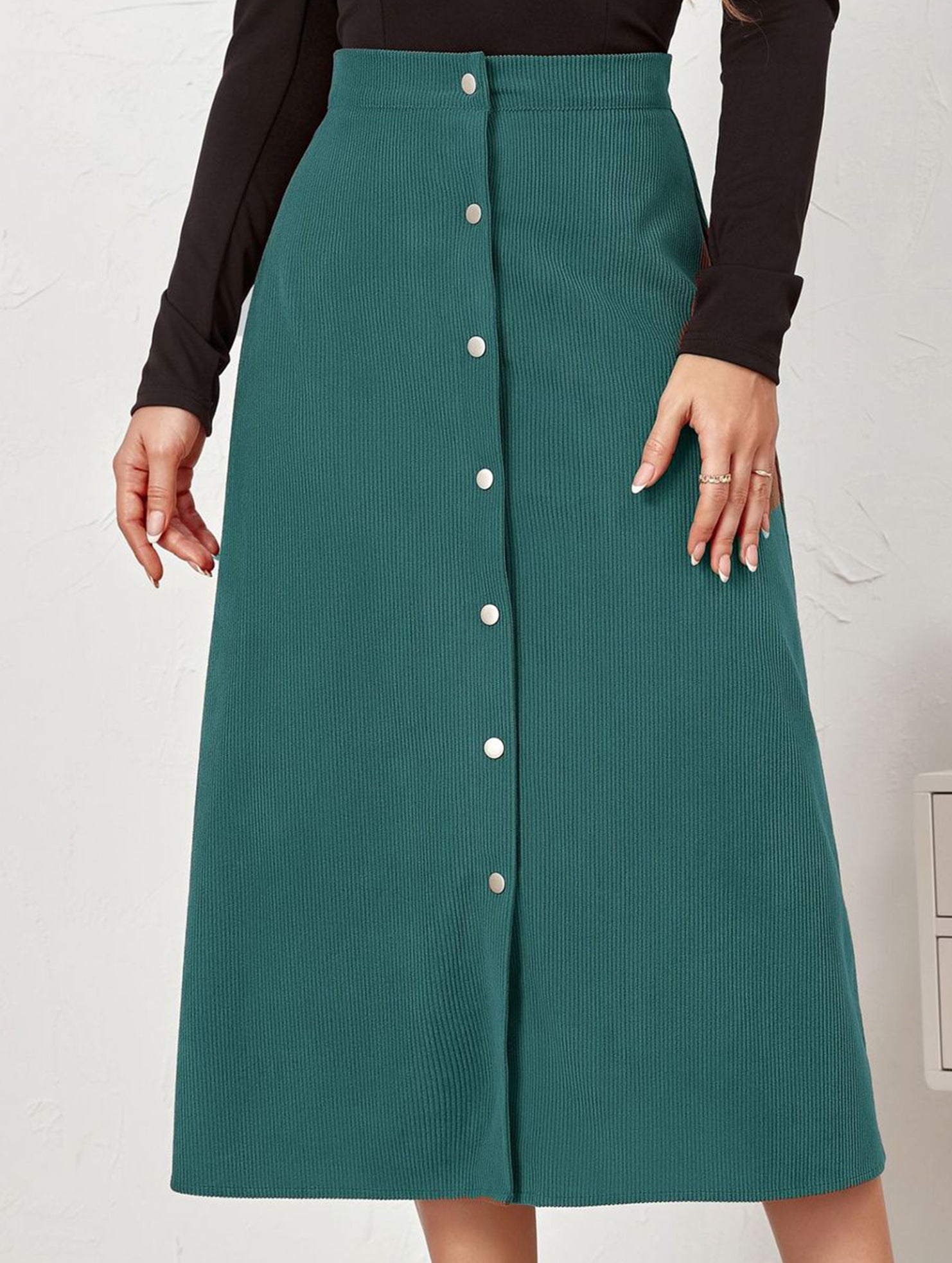 Single-breasted high-waisted corduroy midi skirt