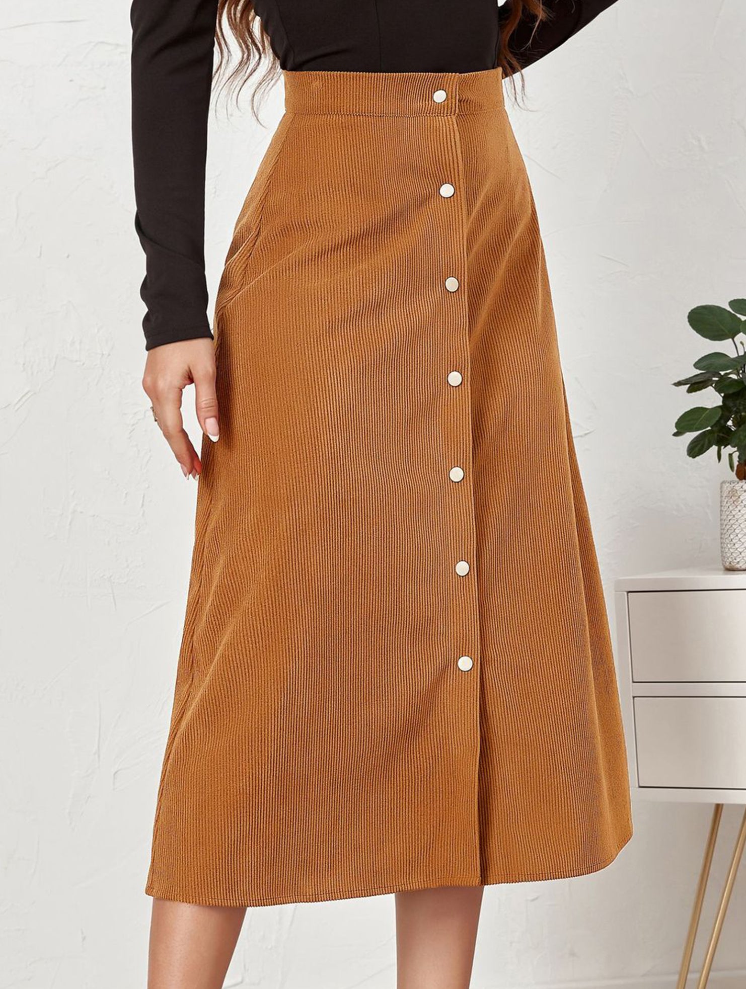 Single-breasted high-waisted corduroy midi skirt