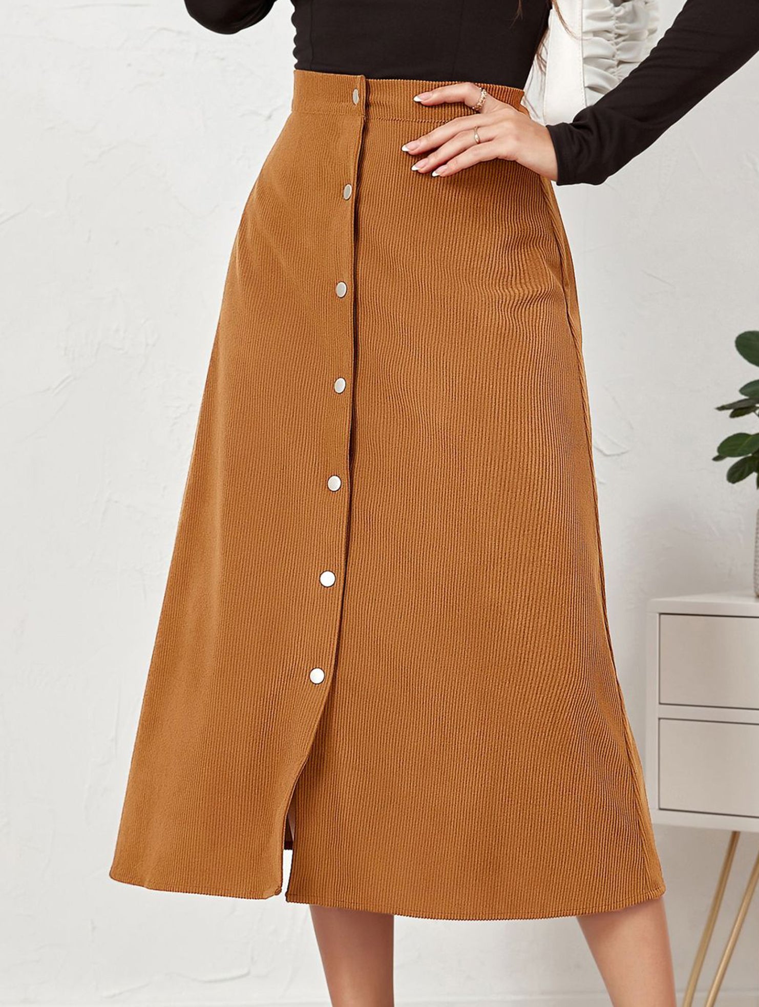 Single-breasted high-waisted corduroy midi skirt