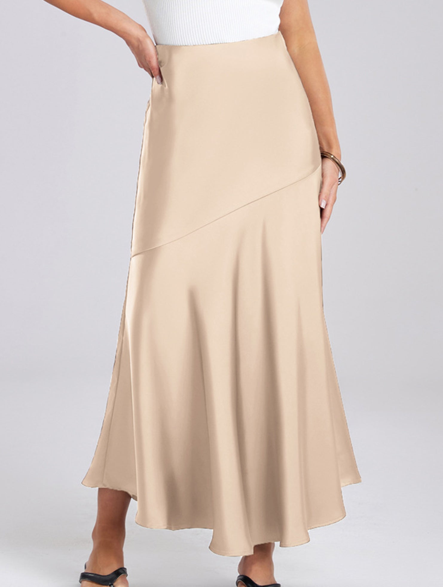 Slim-fitting high-waisted elastic midi skirt