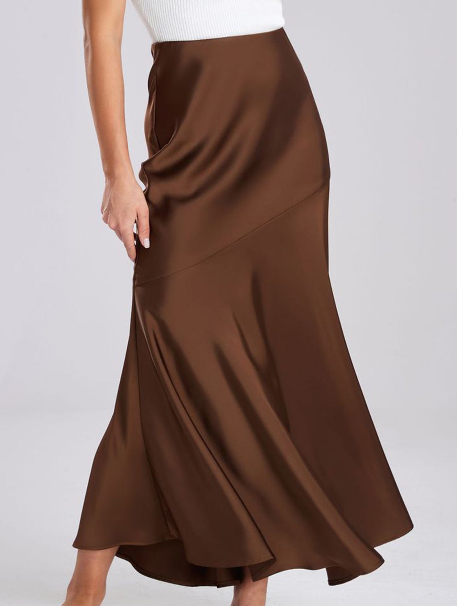 Slim-fitting high-waisted elastic midi skirt