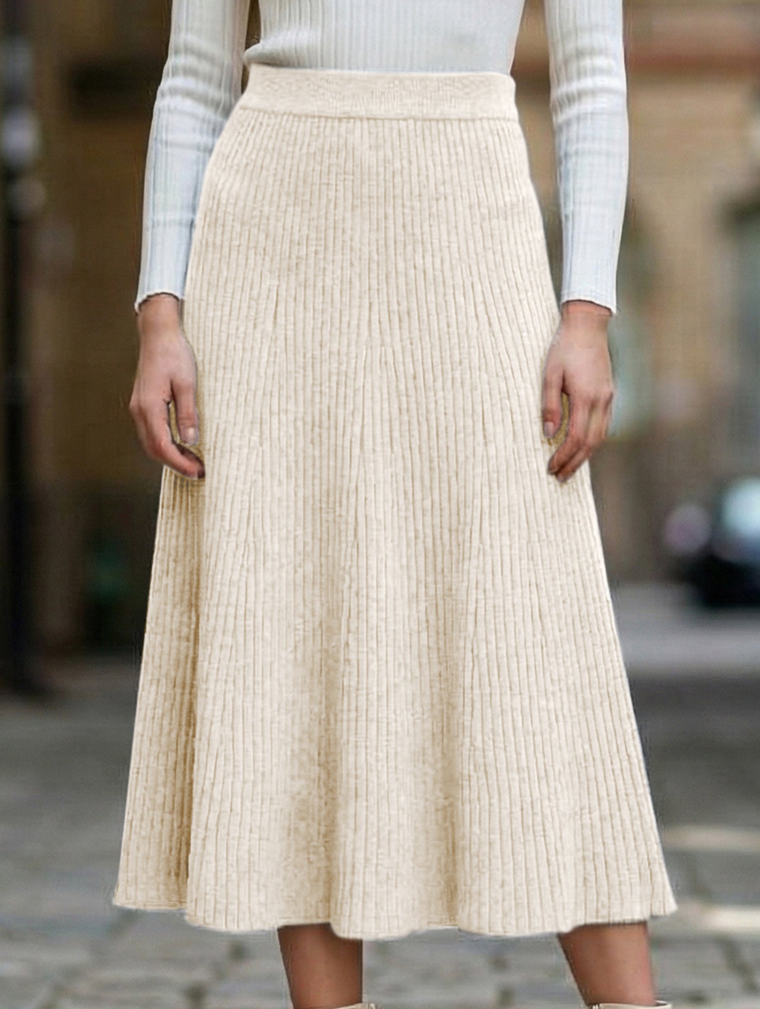 High-waisted knitted midi skirt