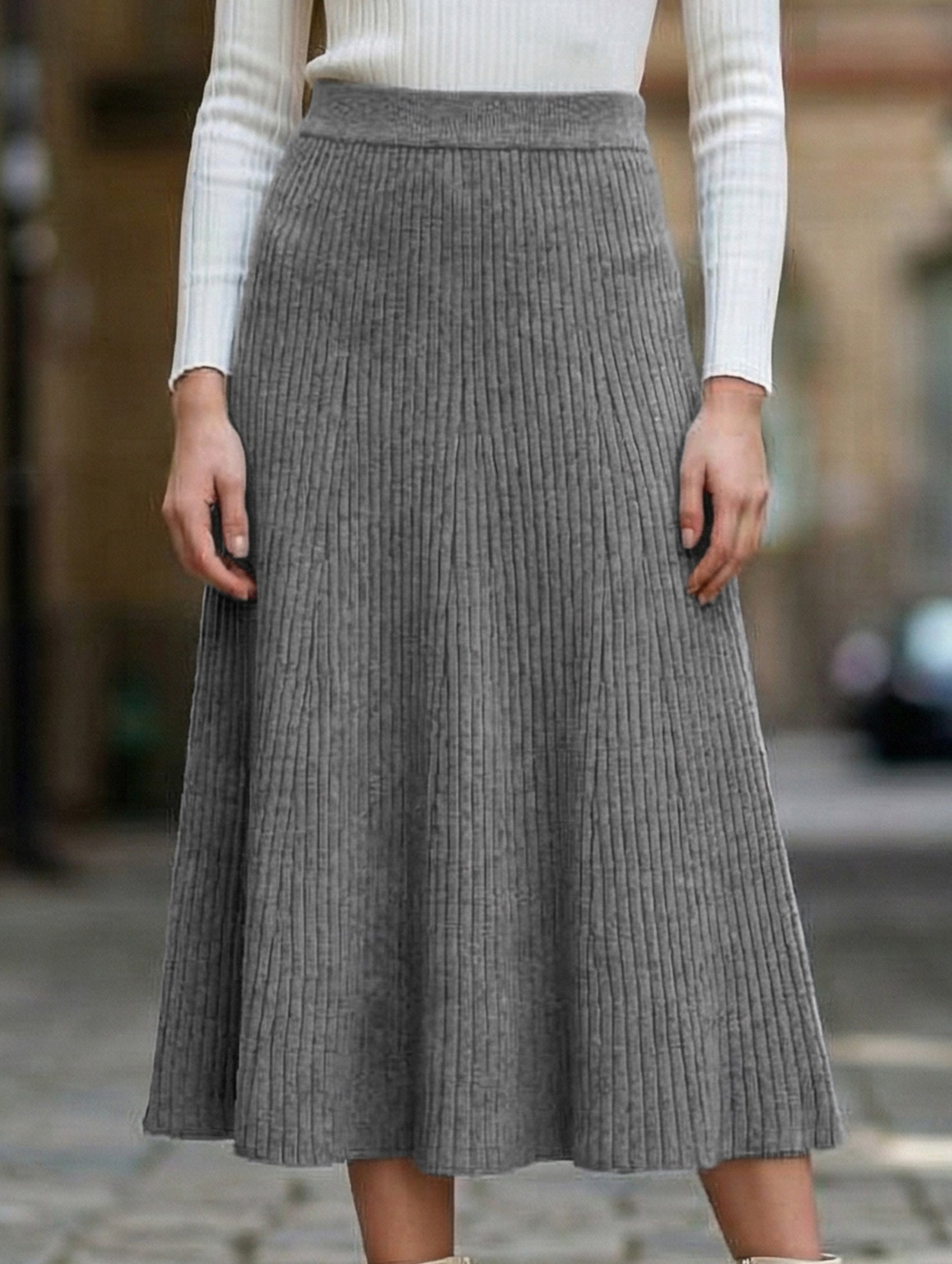 High-waisted knitted midi skirt