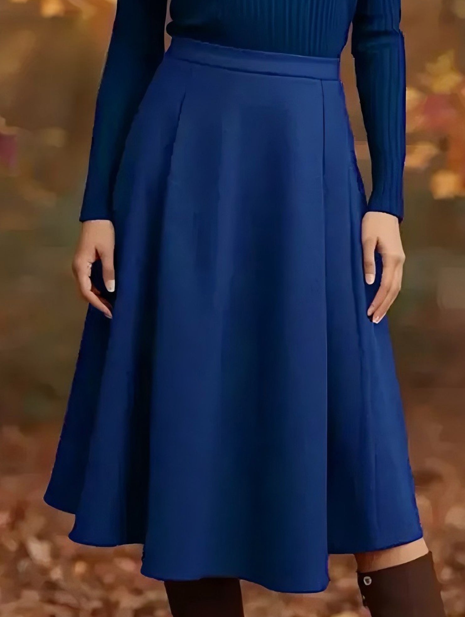 High-waisted pleated midi skirt