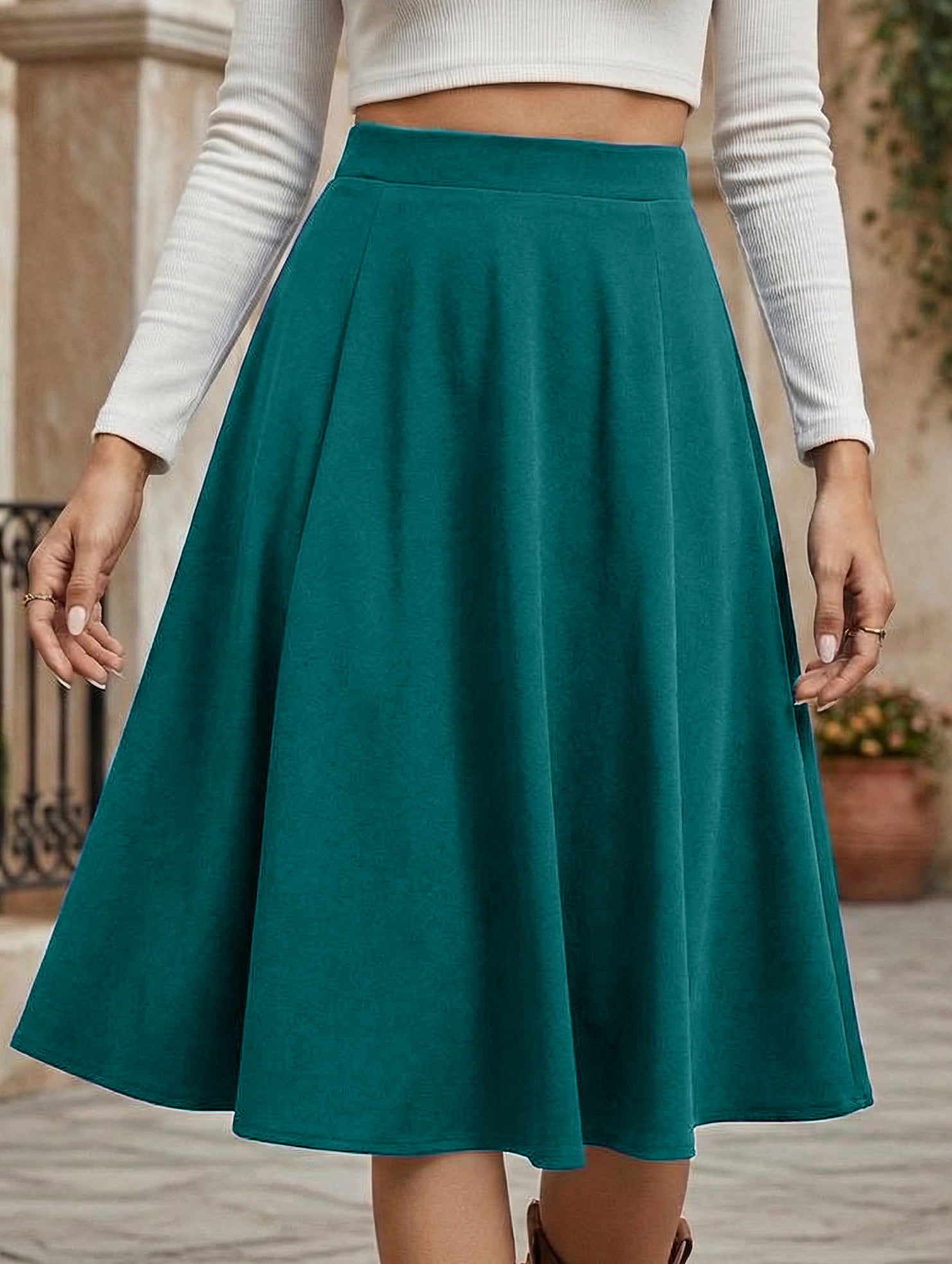 High-waisted pleated midi skirt