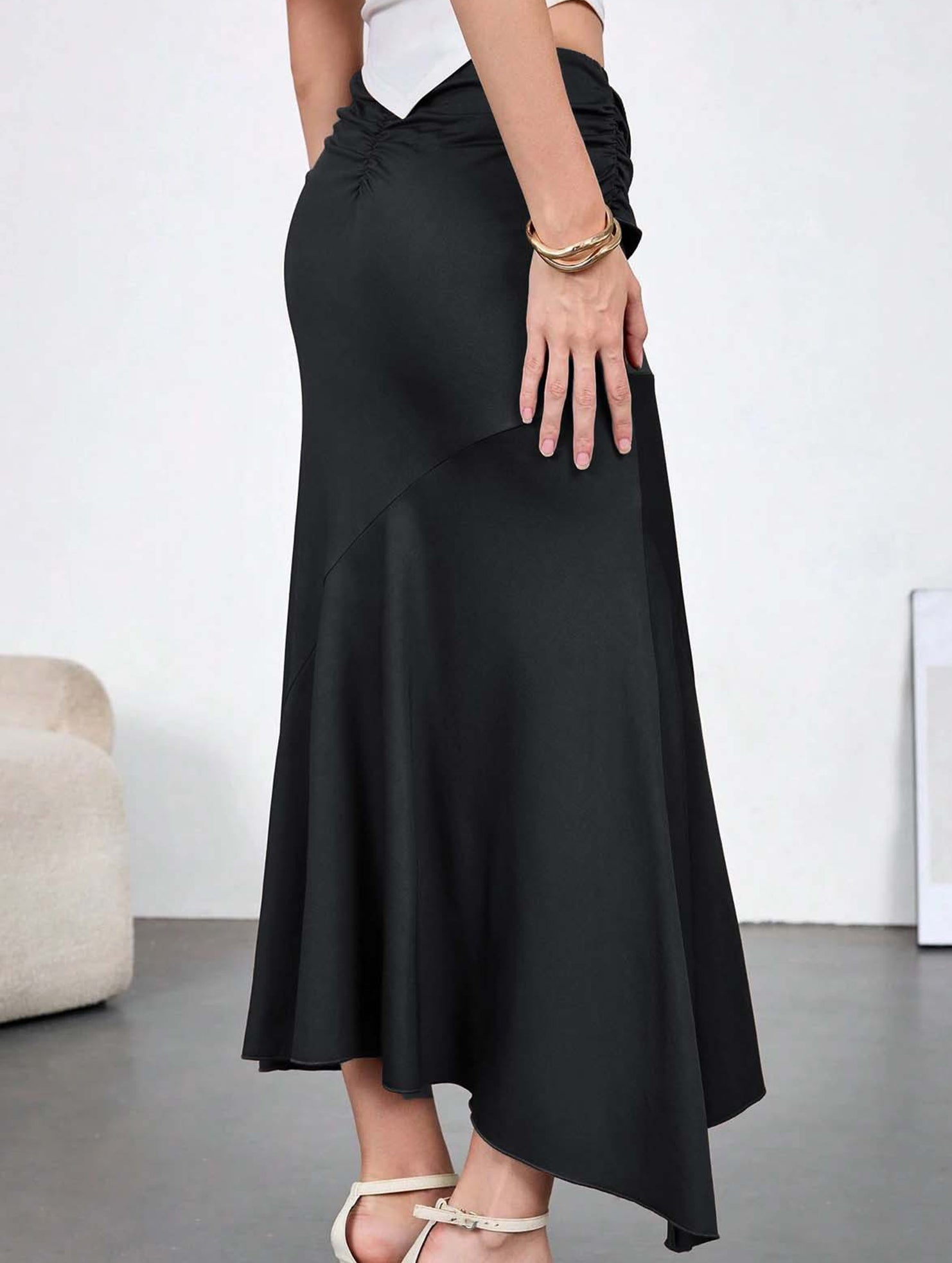 Irregular high-waisted slim-fit bodycon skirt