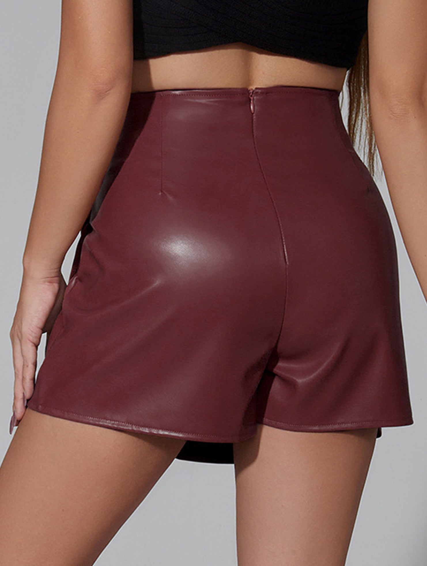 sexy leather culottes with pleats and low waist