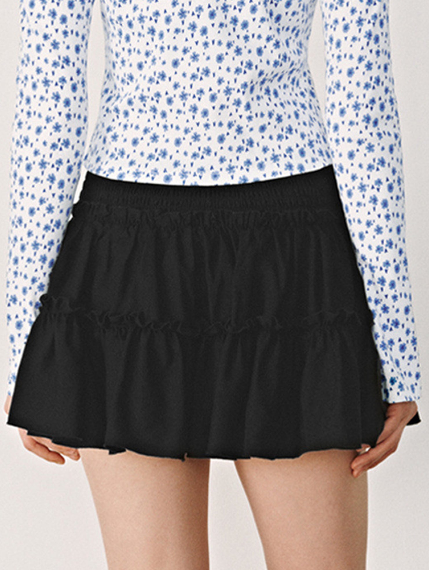 Fashionable high-waisted elastic midi skirt