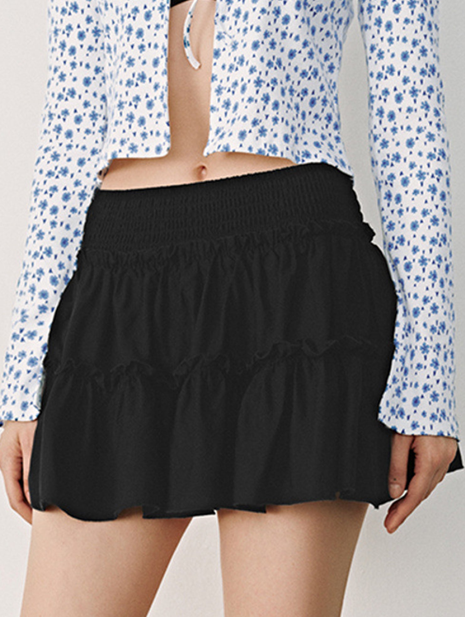 Fashionable high-waisted elastic midi skirt