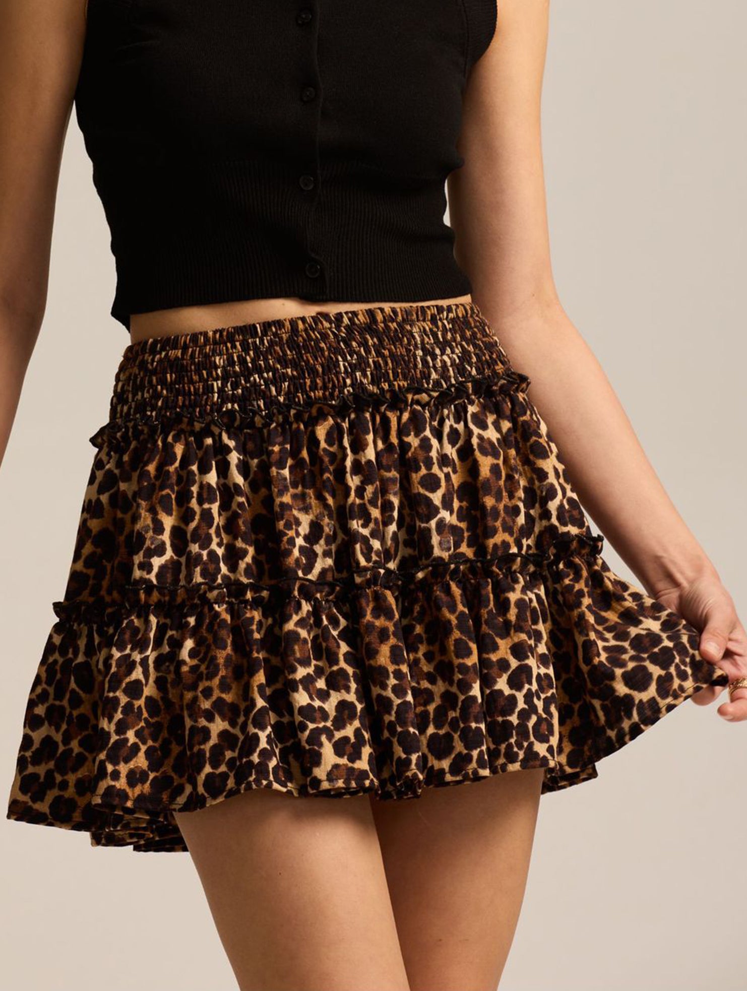 Fashionable high-waisted elastic midi skirt
