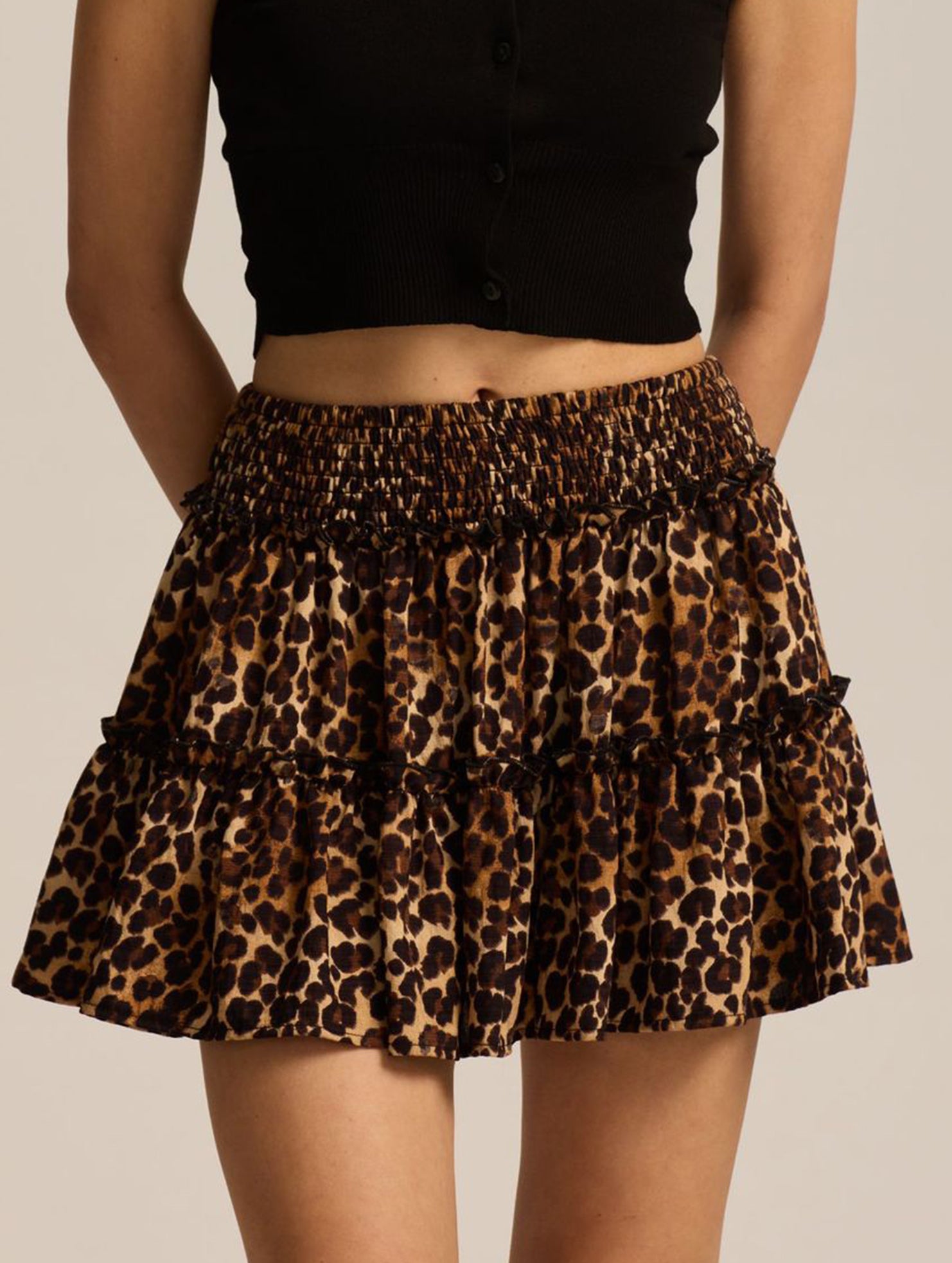 Fashionable high-waisted elastic midi skirt
