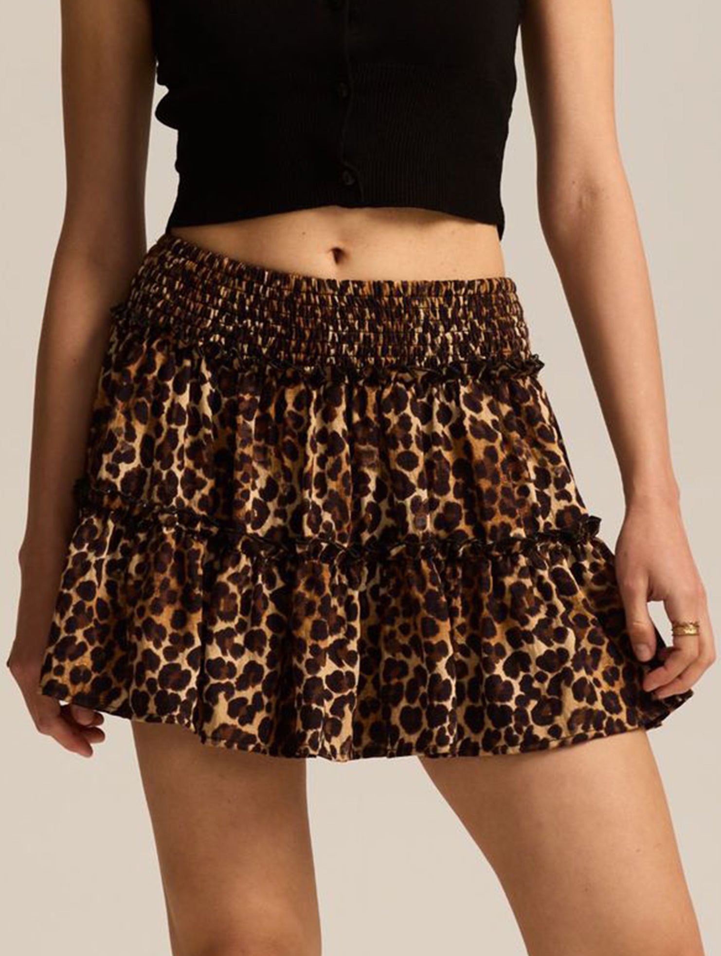 Fashionable high-waisted elastic midi skirt