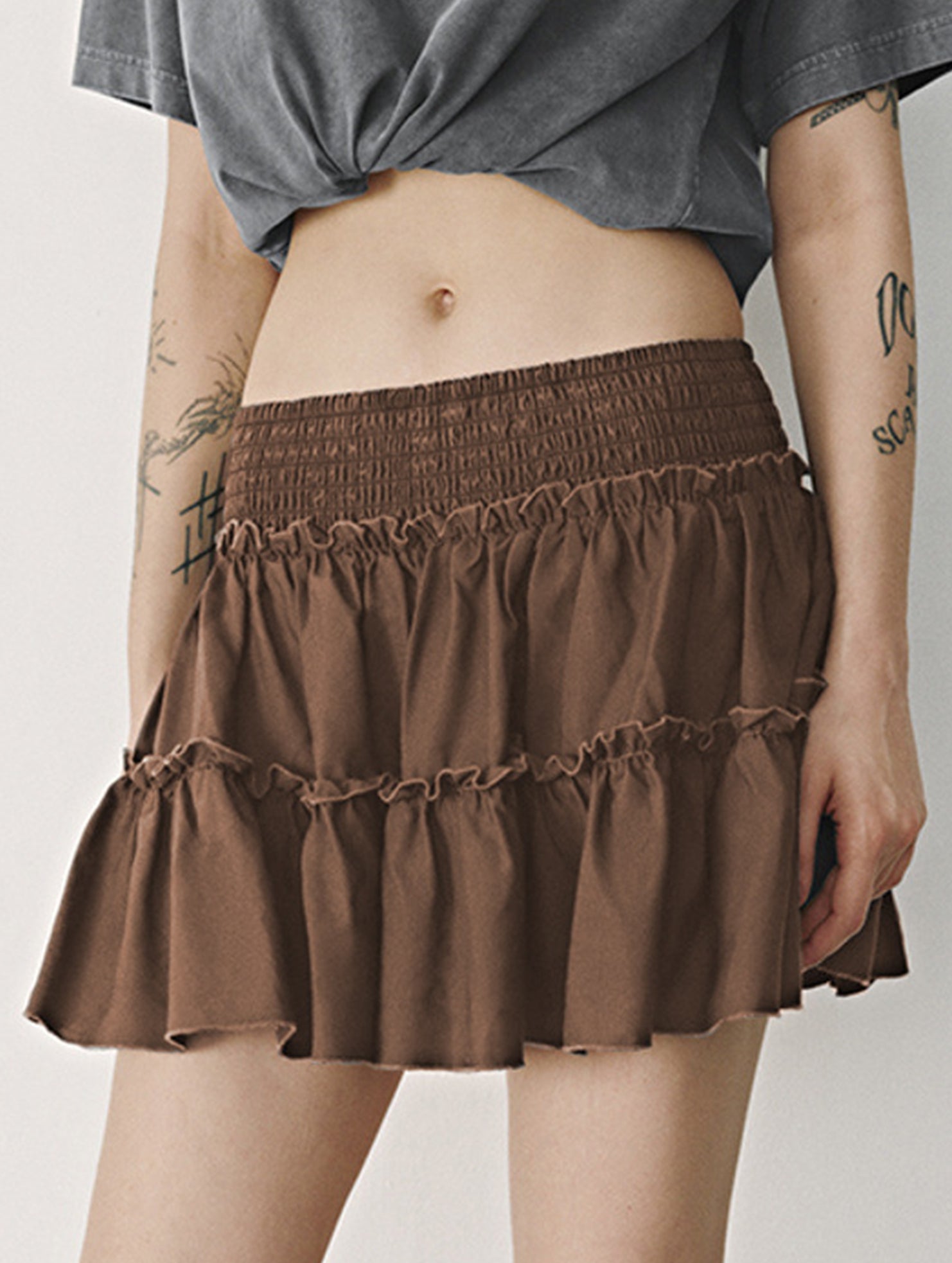 Fashionable high-waisted elastic midi skirt