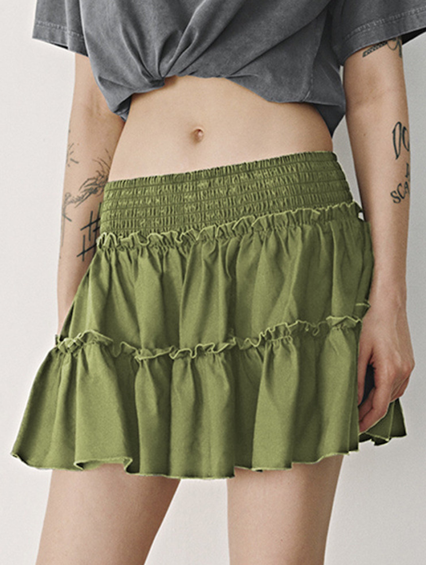 Fashionable high-waisted elastic midi skirt